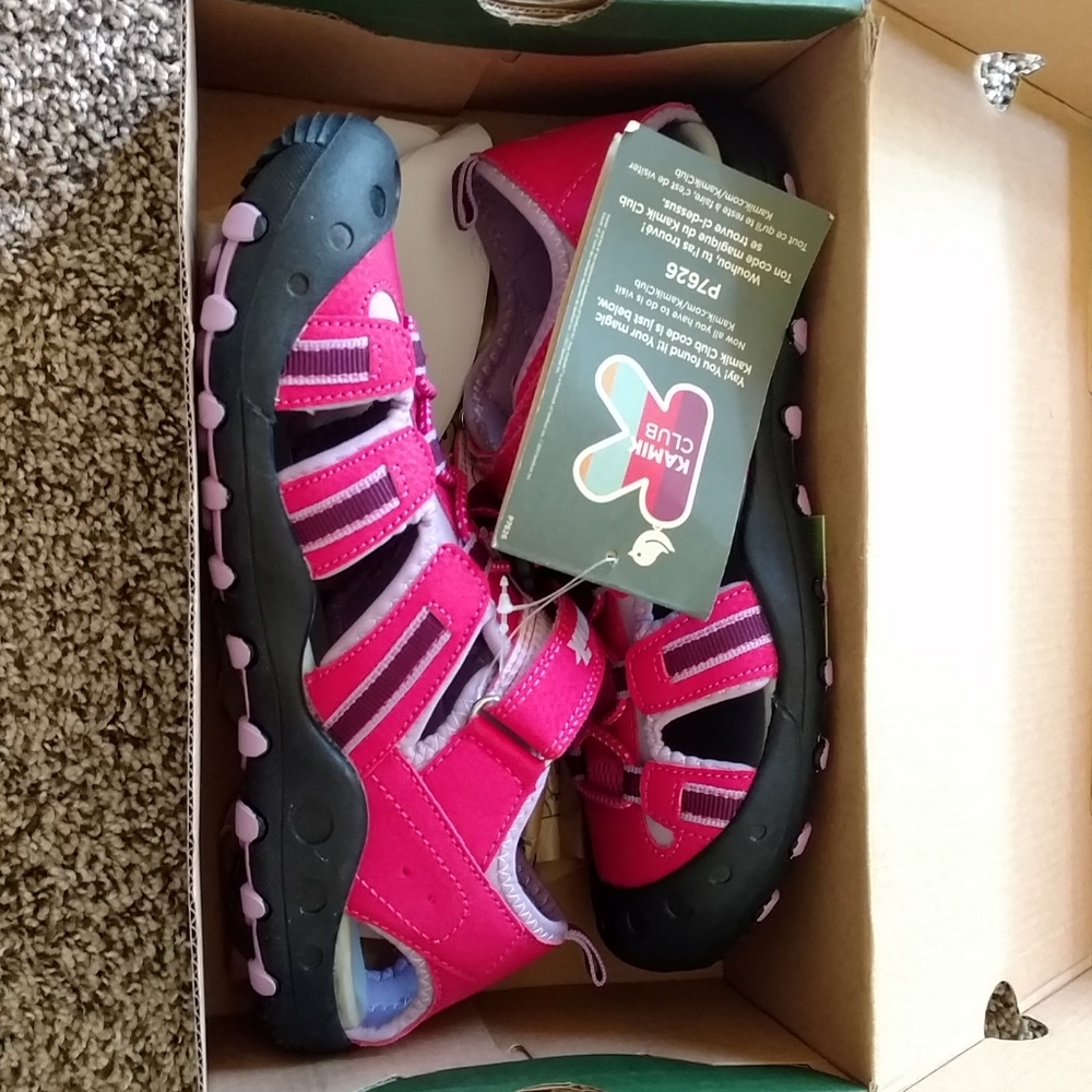 girls kamik sandal/shoes